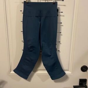 LULULEMON IN THE FLOW CAPI - KNIT LEGGING.